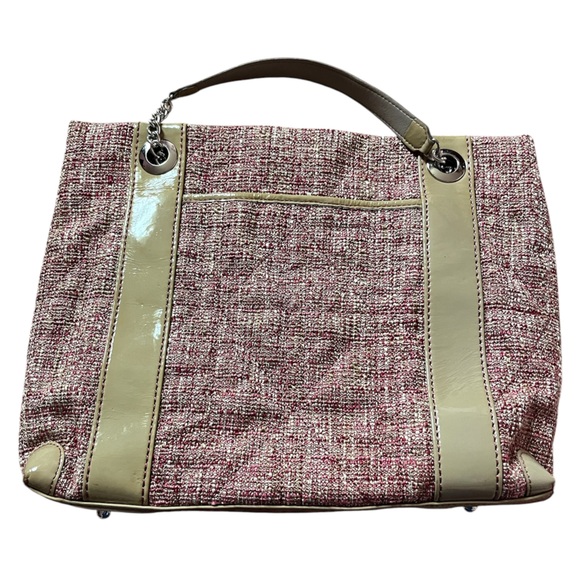 Brighton Tweed Pink and Cream Shoulder Bag with Floral Accent - Picture 4 of 7